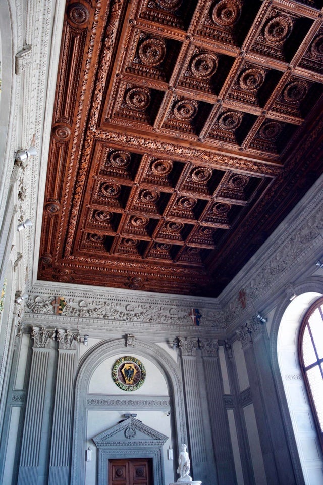 Trang trí trần nhà đẹp nâng tầm giá trị nghệ thuật không gian