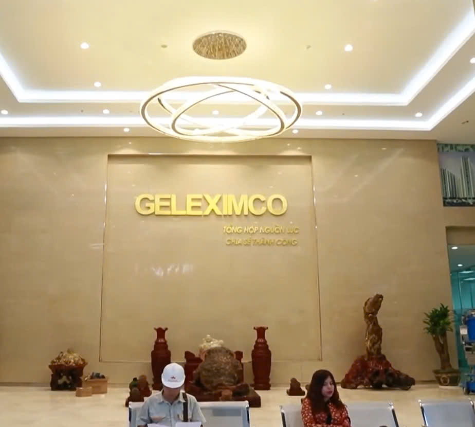 Thi Công Mẫu Đèn Pha Lê Độc Đáo Tại Tòa Nhà Geleximco