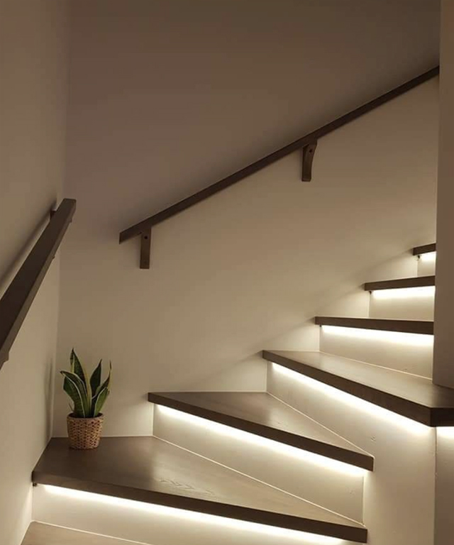 Đèn Led hắt bậc cầu thang