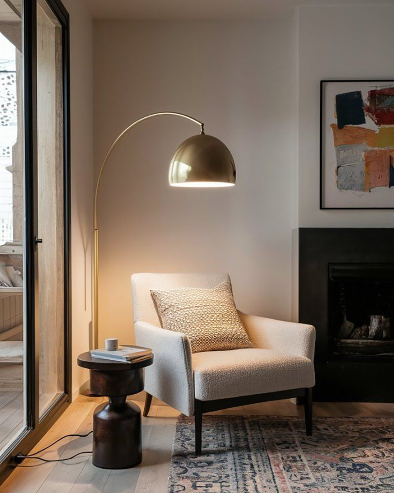 Đèn cây dáng cong cho khả năng chiếu sáng tập trung tốt