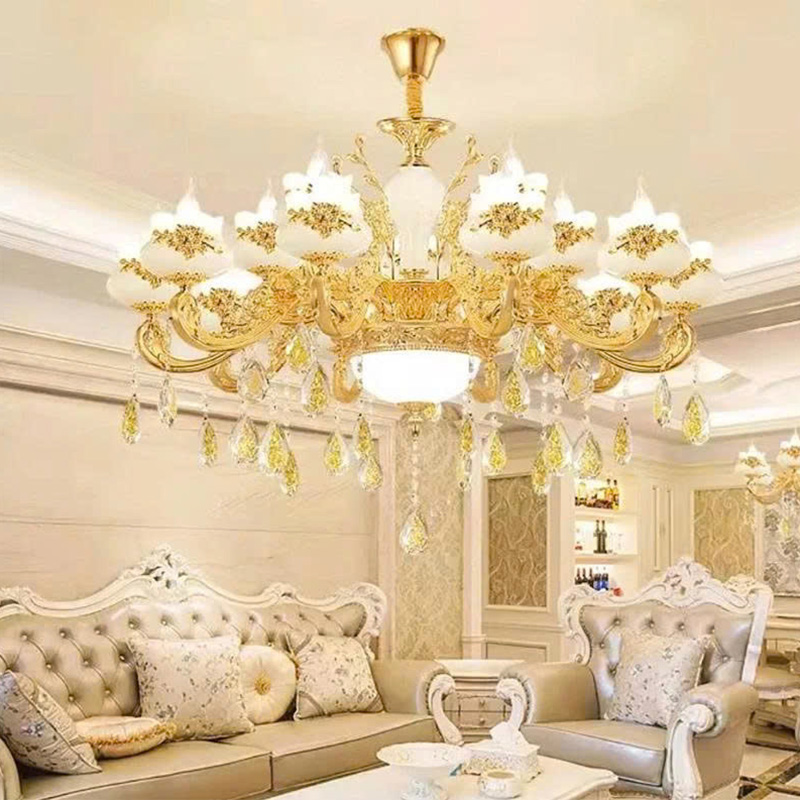 Mẫu đèn chùm châu Âu cổ điển đặc trưng